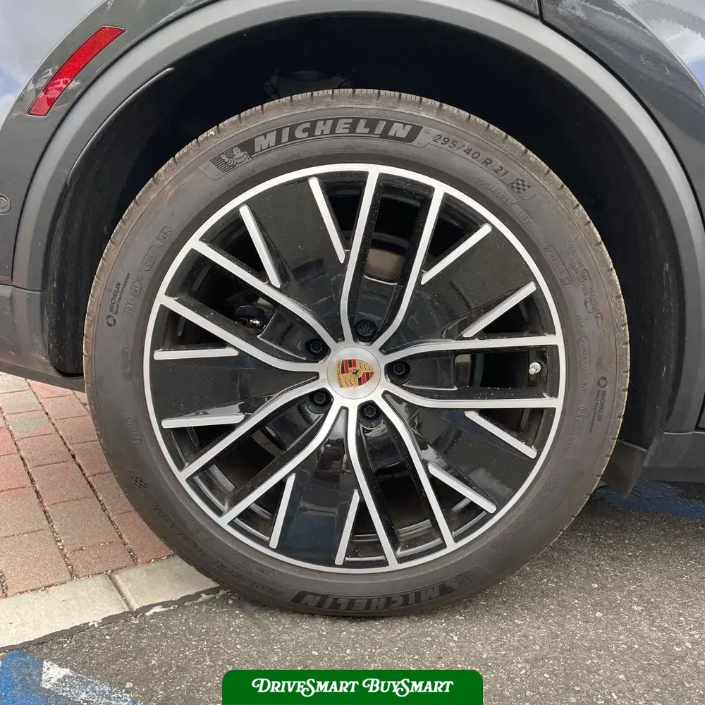 2024 Porsche Macan EV 4