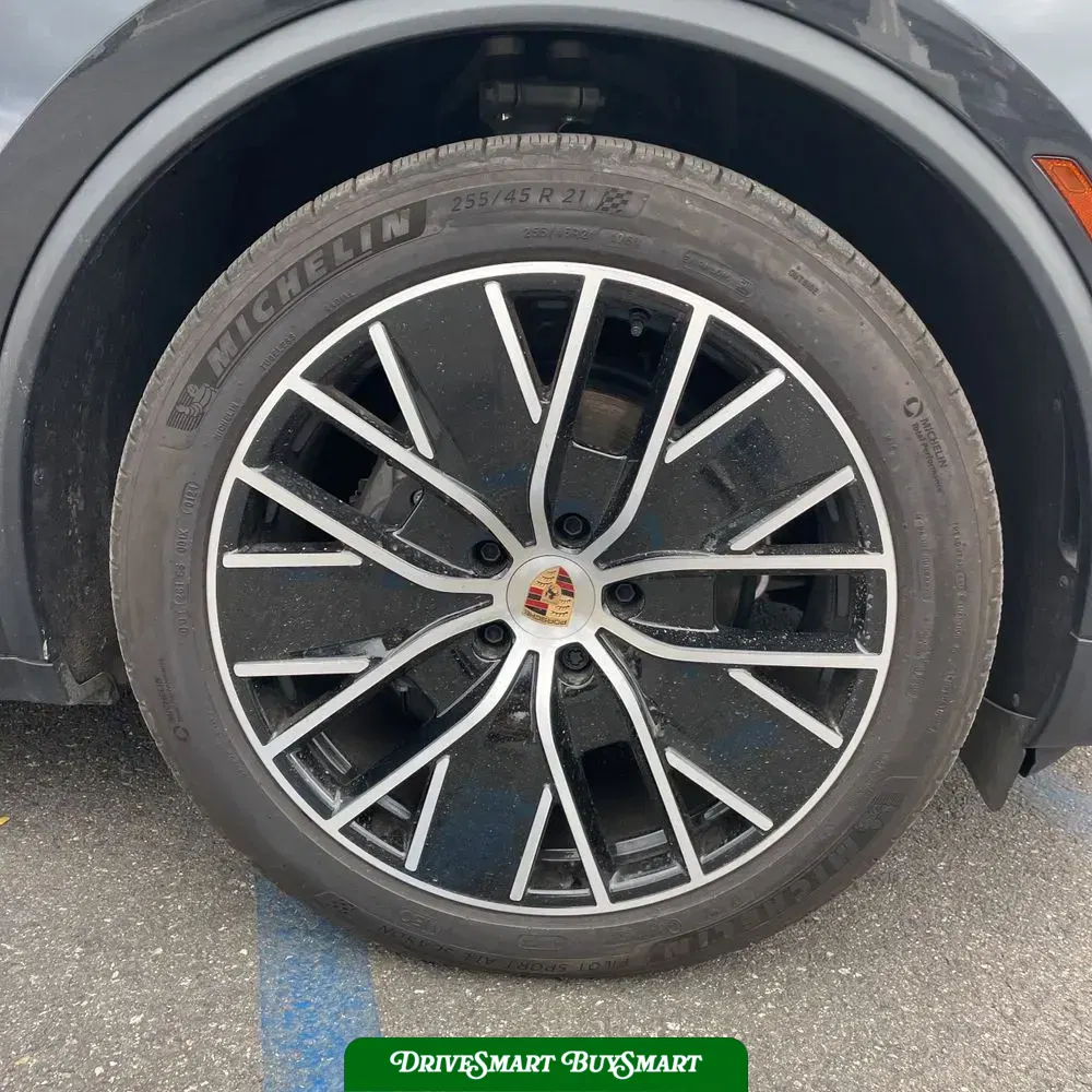 2024 Porsche Macan EV 4