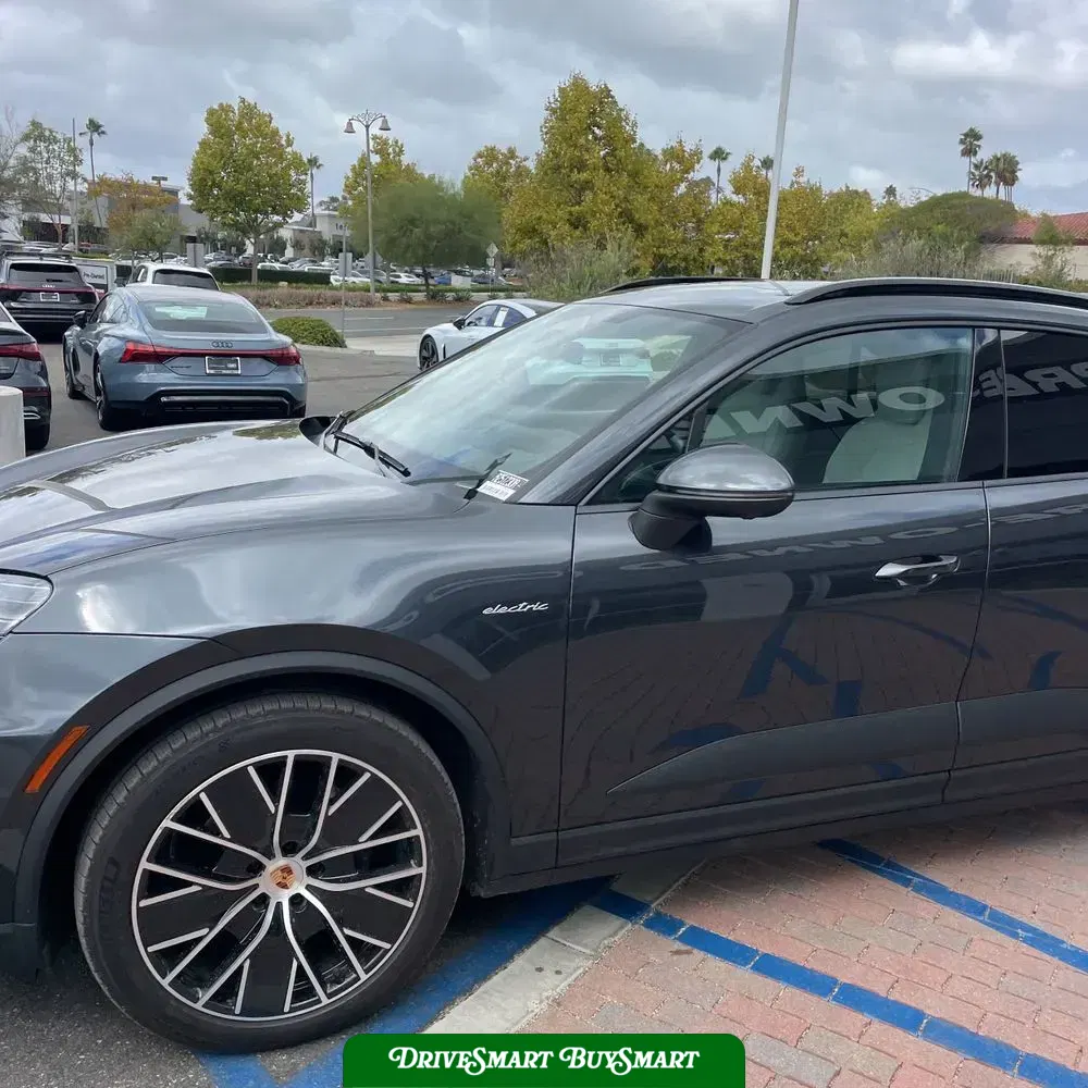 2024 Porsche Macan EV 4