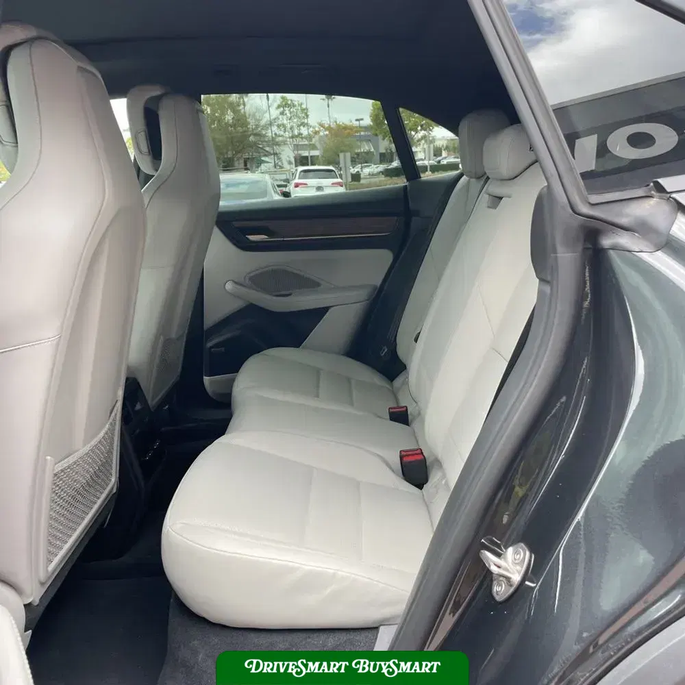 2024 Porsche Macan EV 4