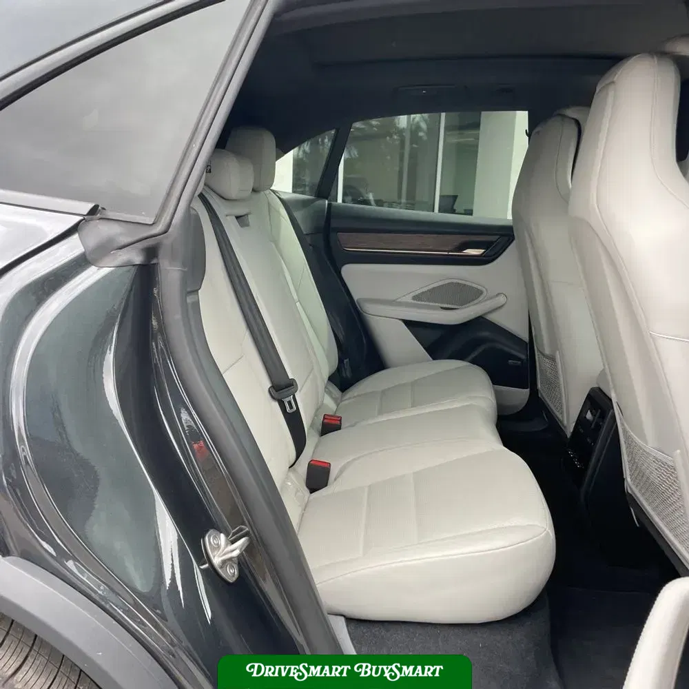 2024 Porsche Macan EV 4