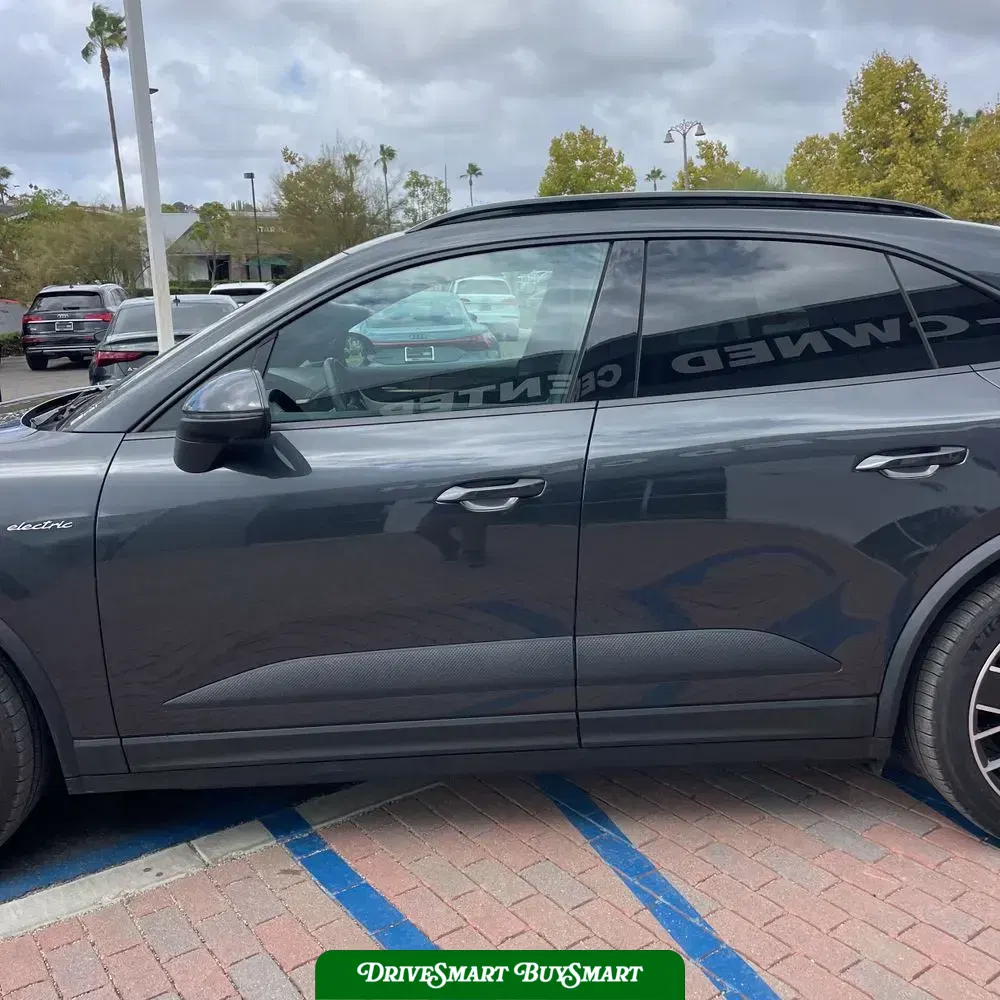 2024 Porsche Macan EV 4