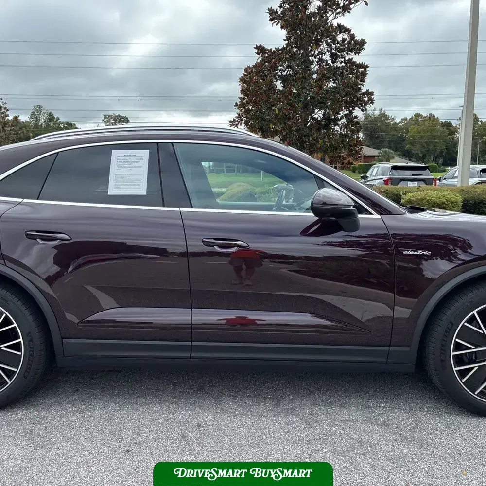 2024 Porsche Macan EV 4