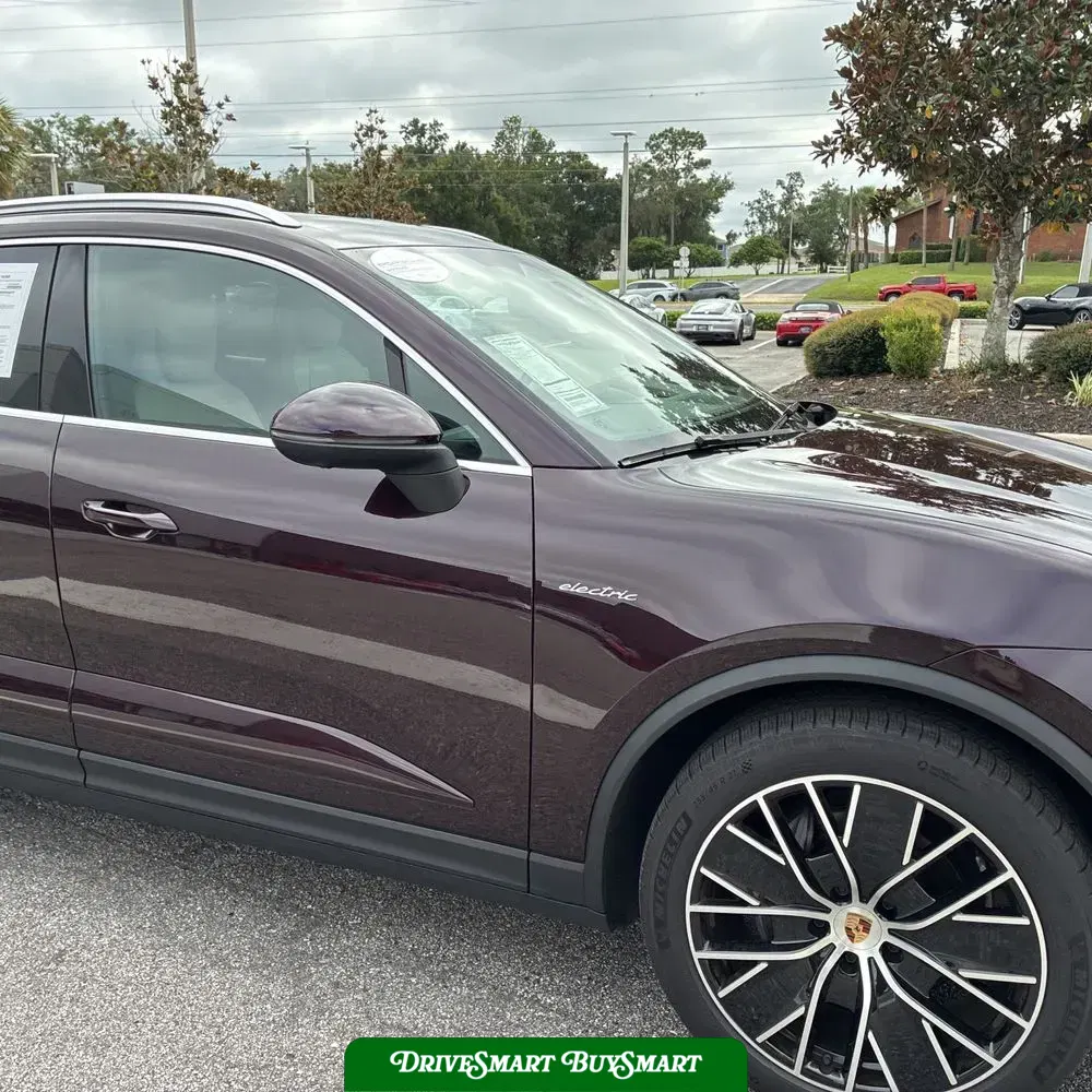 2024 Porsche Macan EV 4