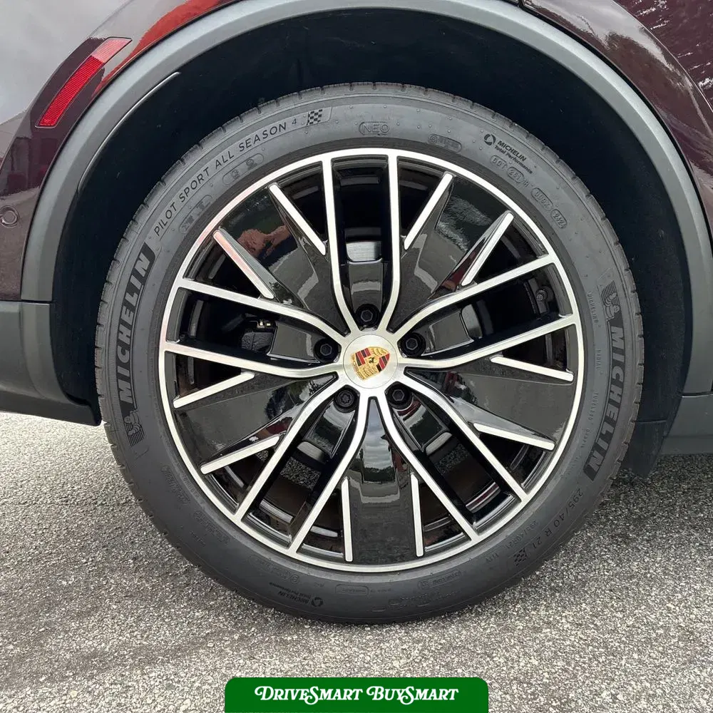 2024 Porsche Macan EV 4