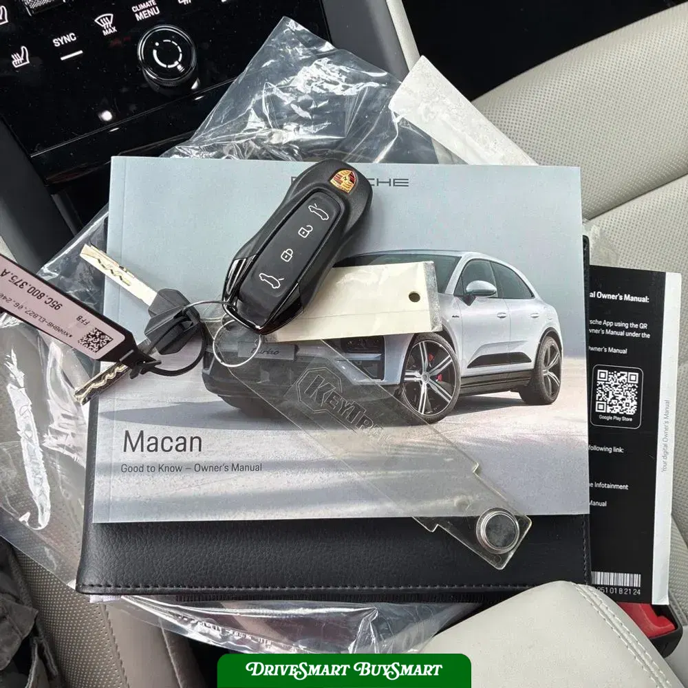 2024 Porsche Macan EV 4