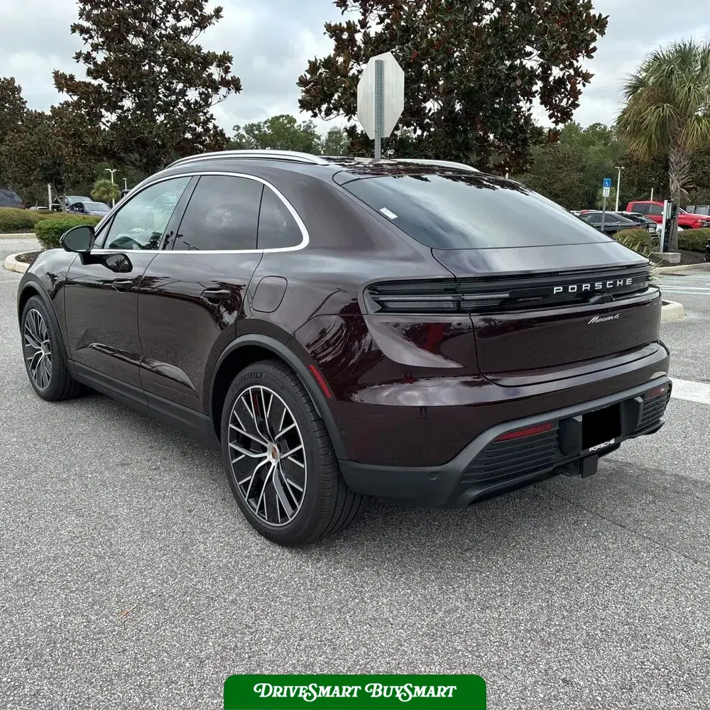 2024 Porsche Macan EV 4