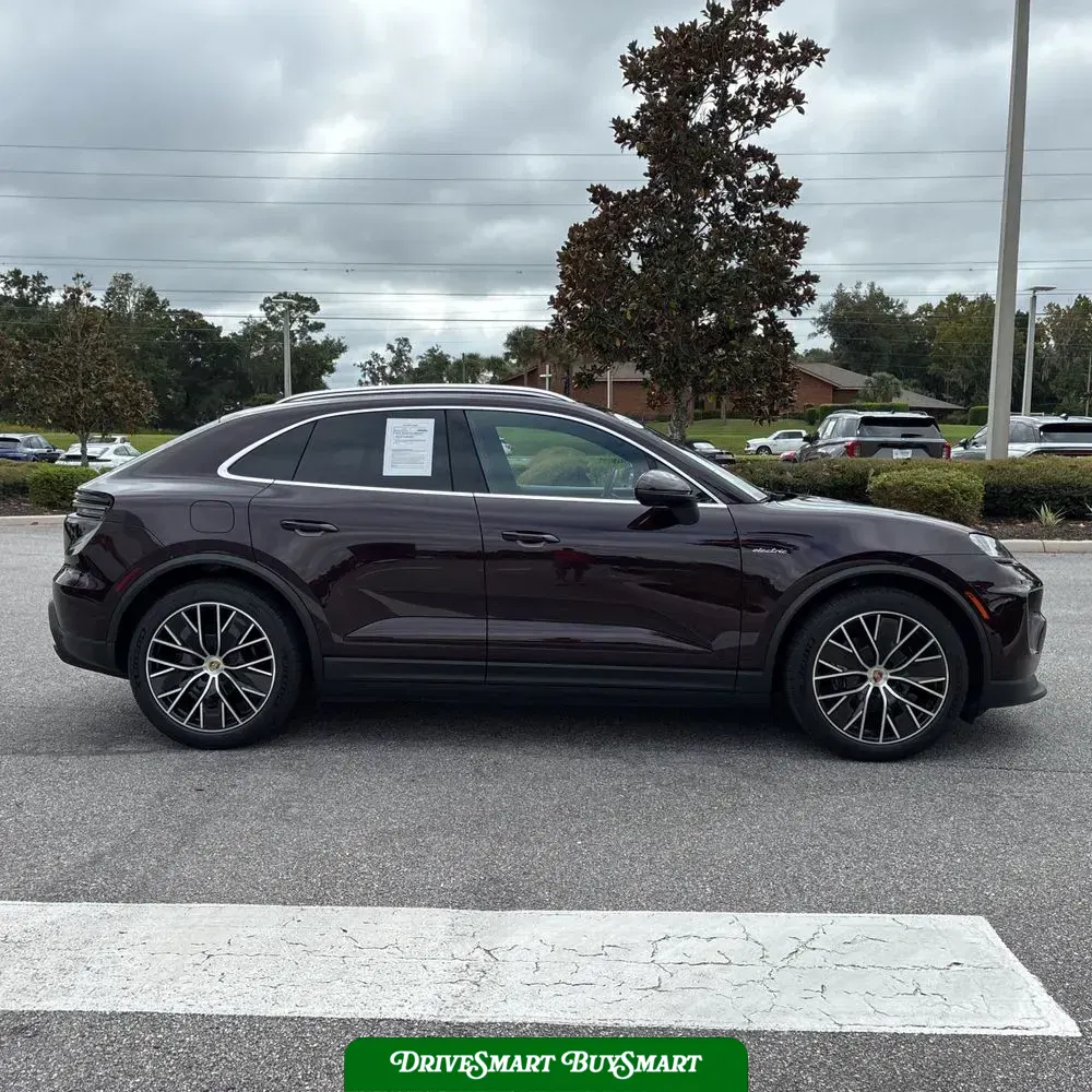 2024 Porsche Macan EV 4