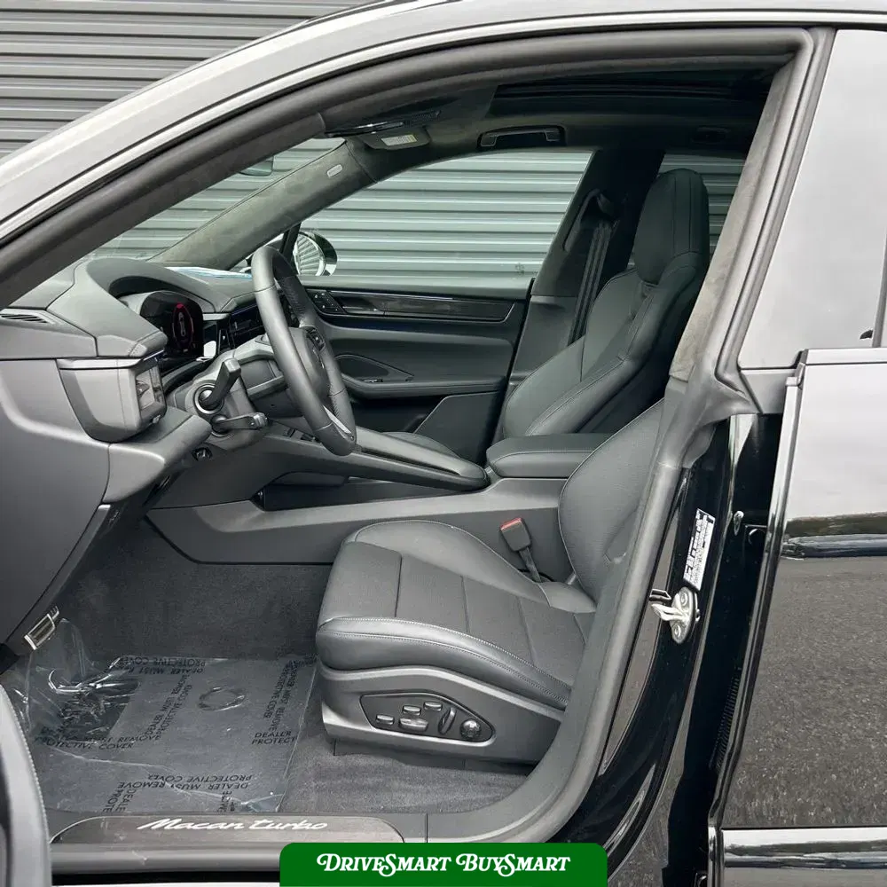 2025 Porsche Macan EV Turbo