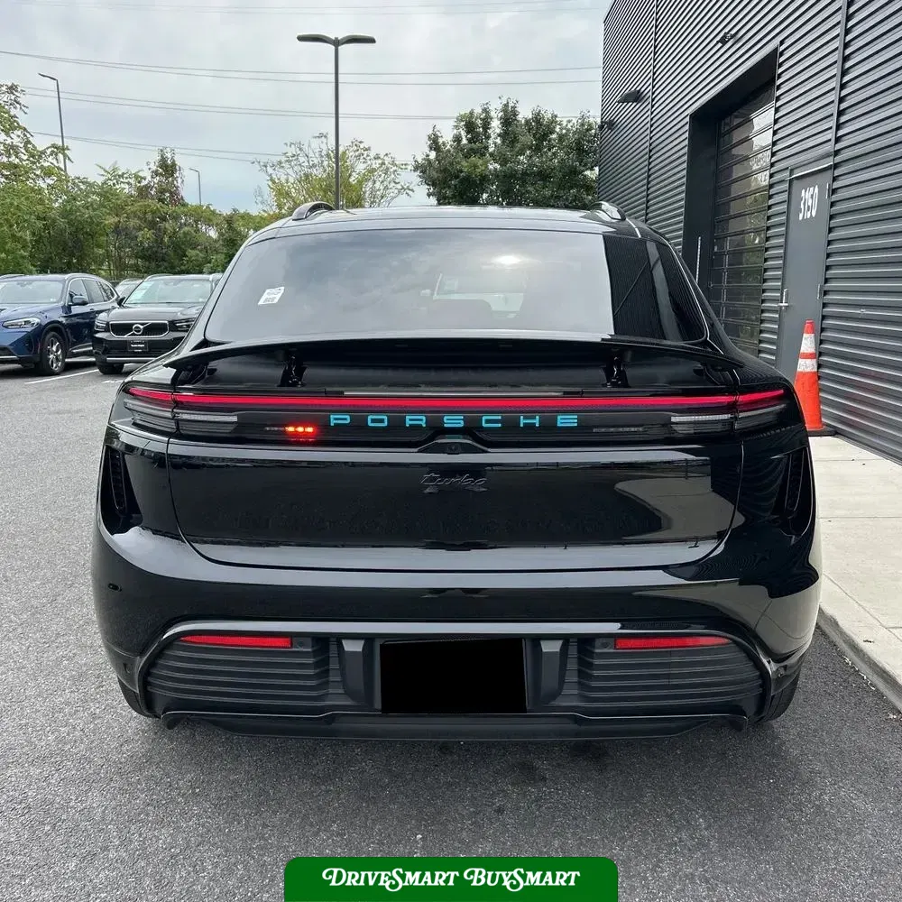 2025 Porsche Macan EV Turbo