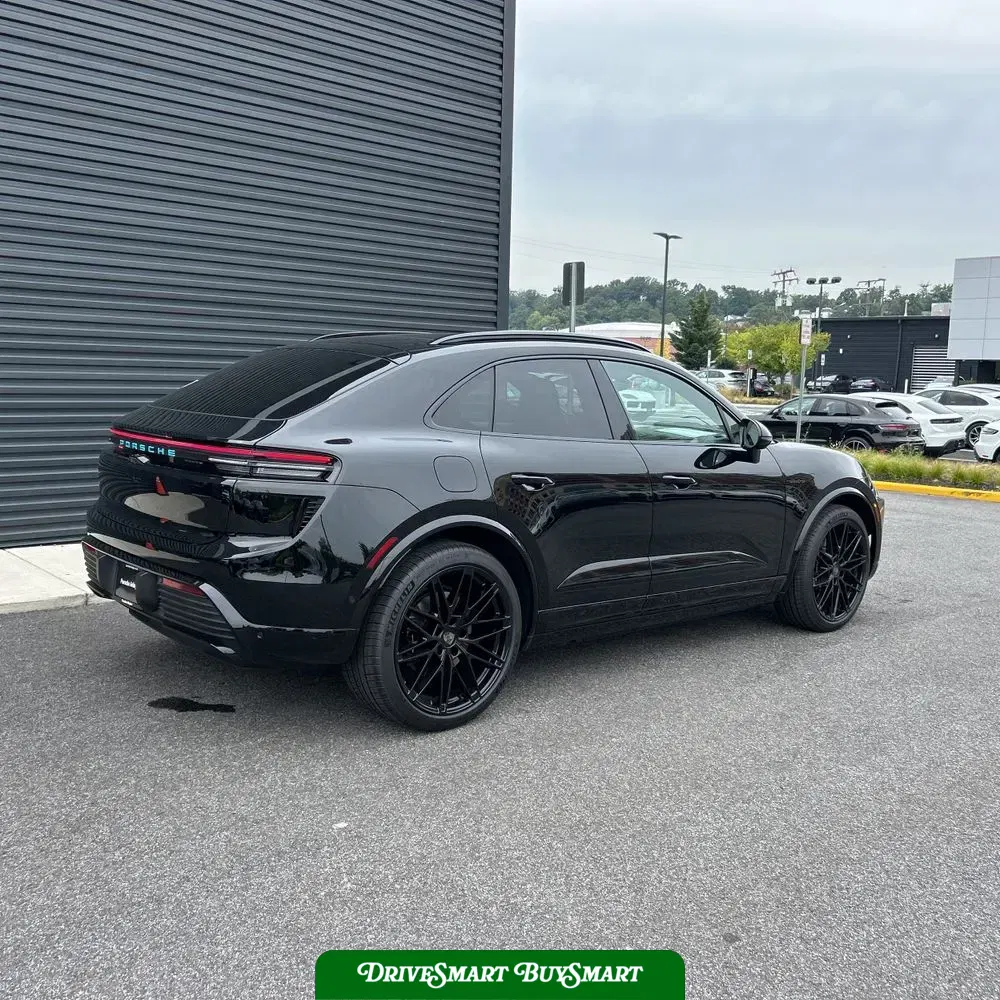 2025 Porsche Macan EV Turbo
