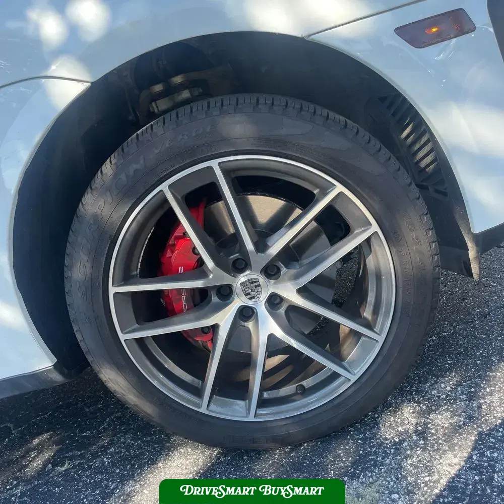 2022 Porsche Macan S