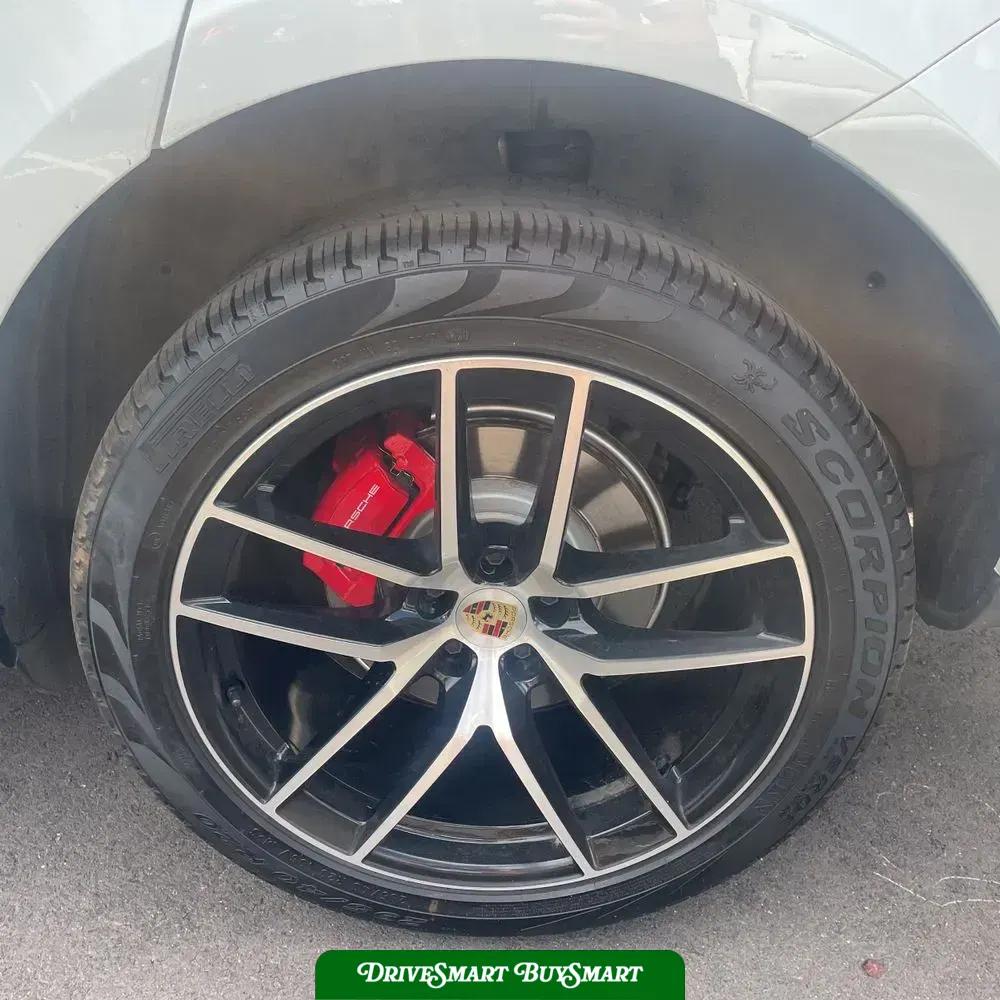 2023 Porsche Macan S