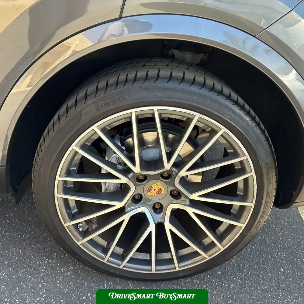 2022 Porsche Cayenne Base