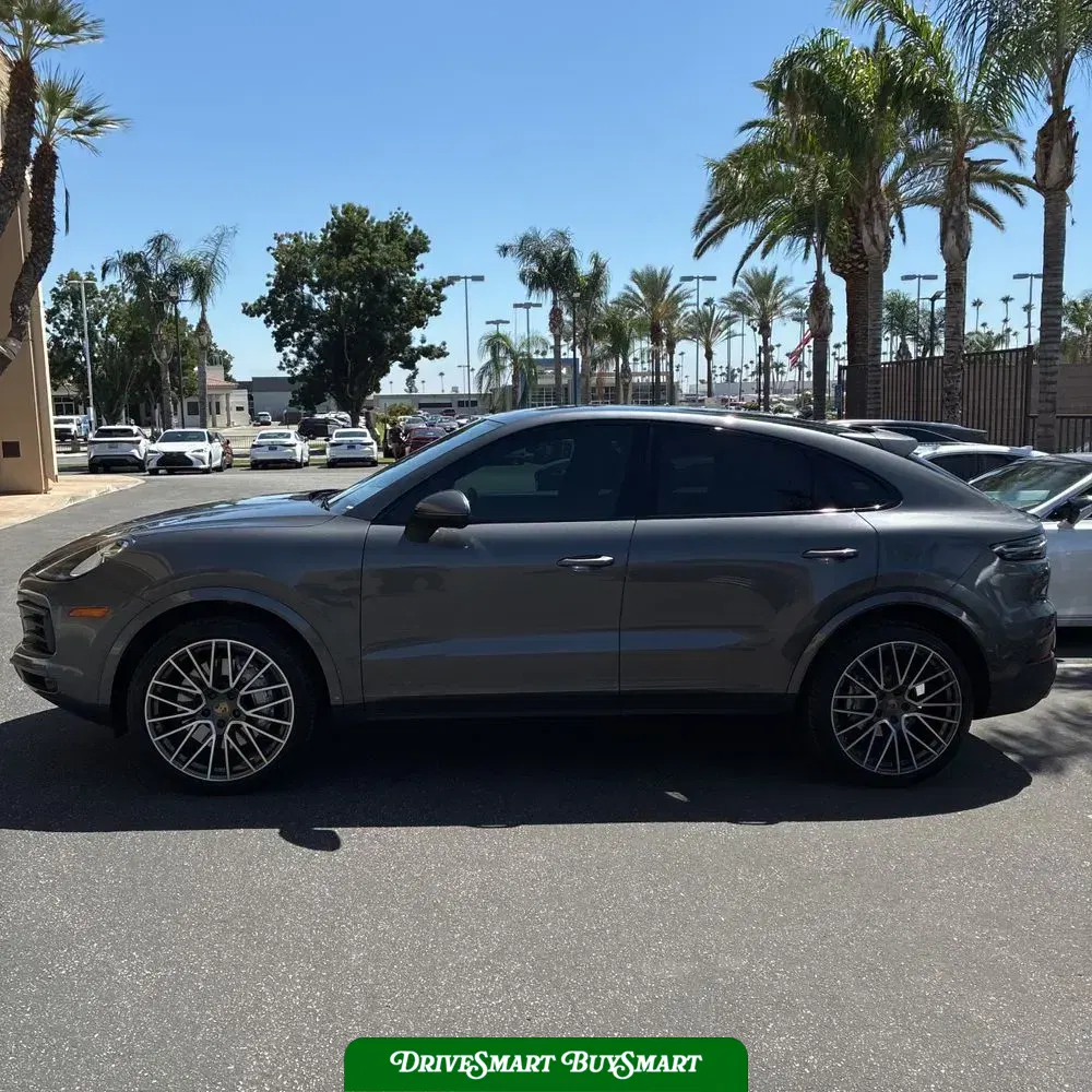 2022 Porsche Cayenne Base