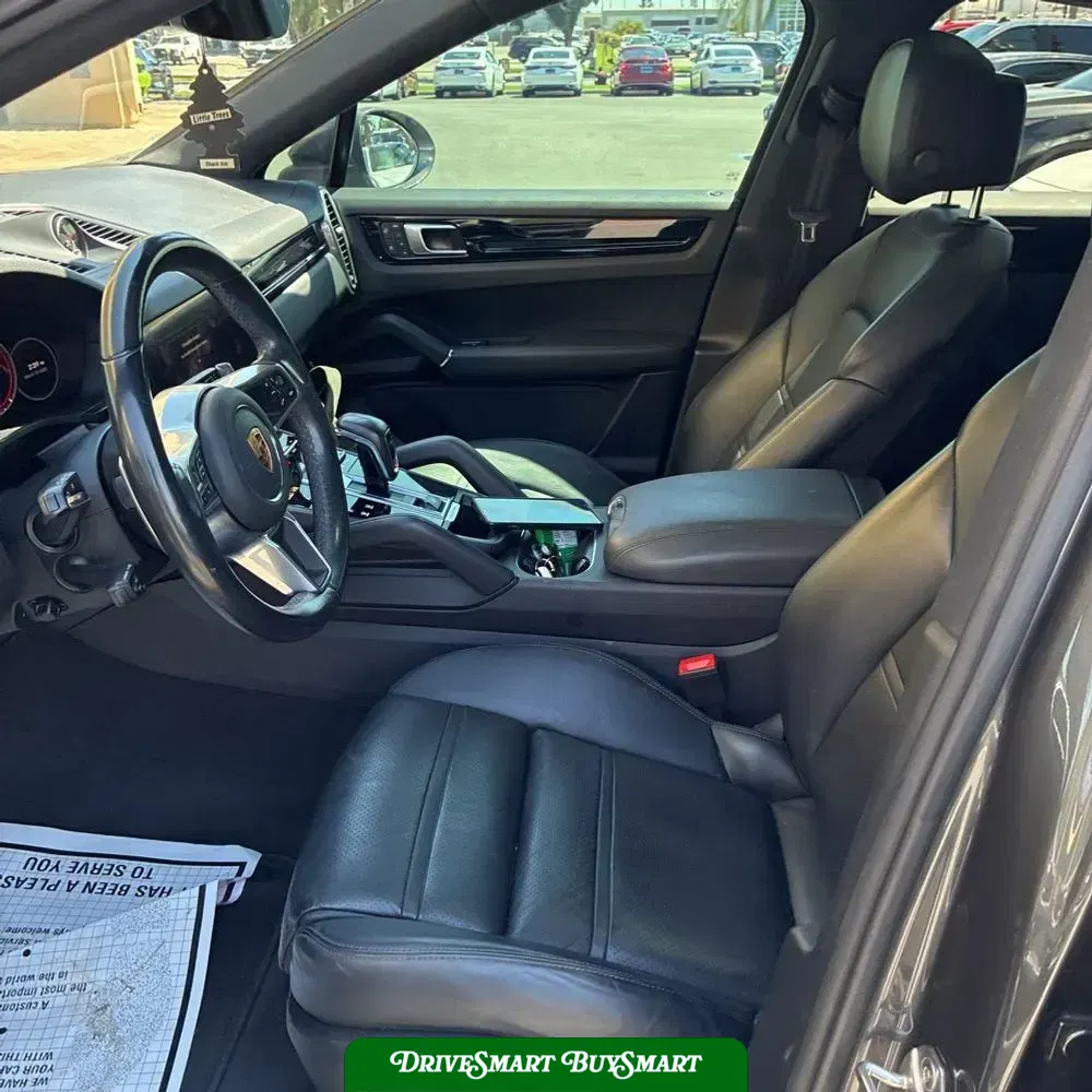 2022 Porsche Cayenne Base