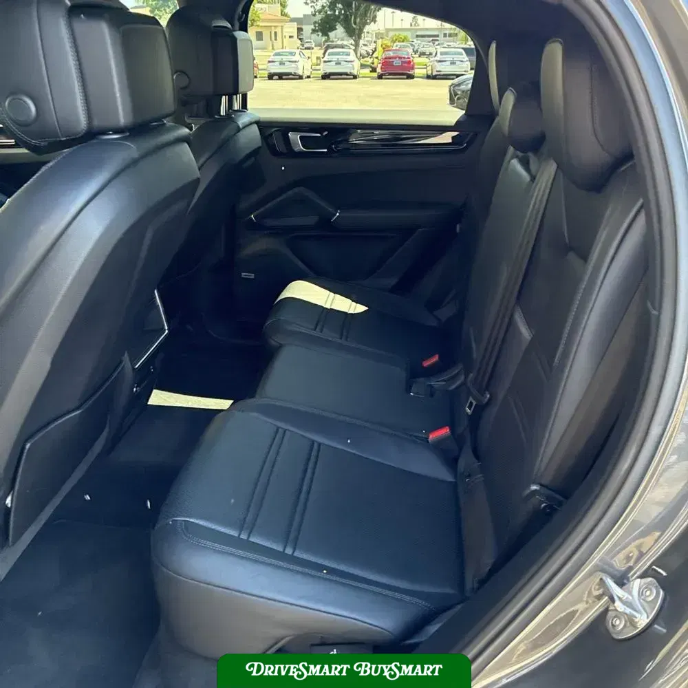 2022 Porsche Cayenne Base