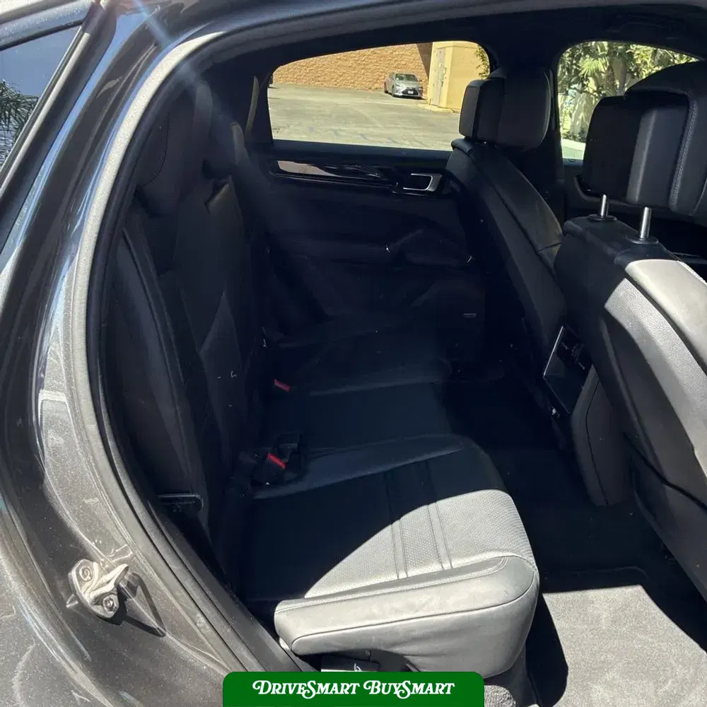 2022 Porsche Cayenne Base