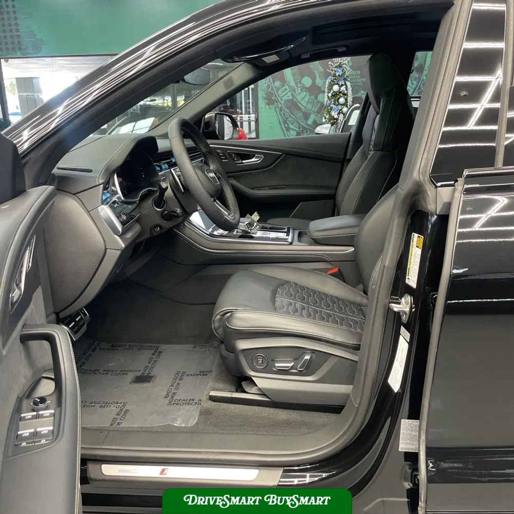 2024 Audi RS Q8 Base