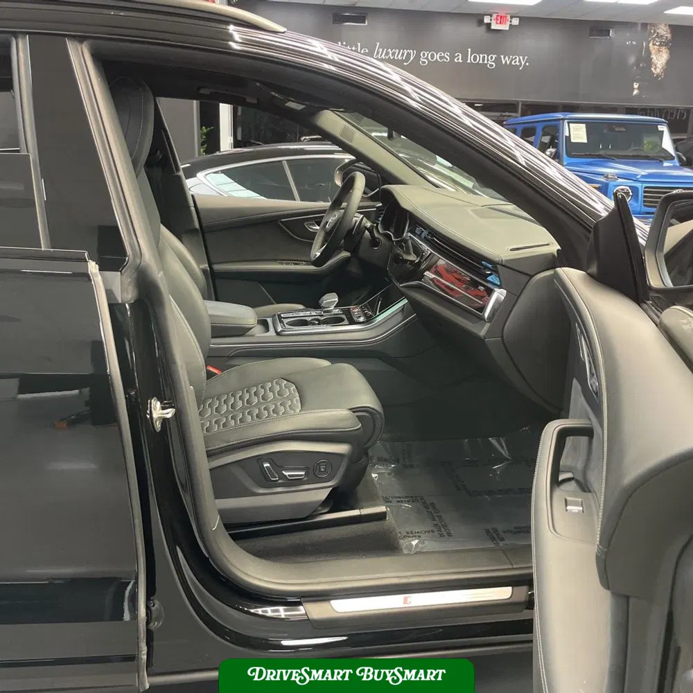 2024 Audi RS Q8 Base