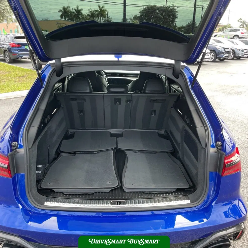 2023 Audi RS 6 Base