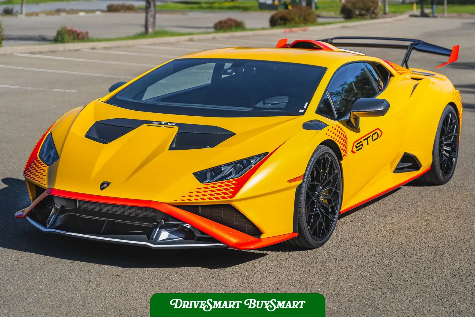 2023 Lamborghini Huracan STO