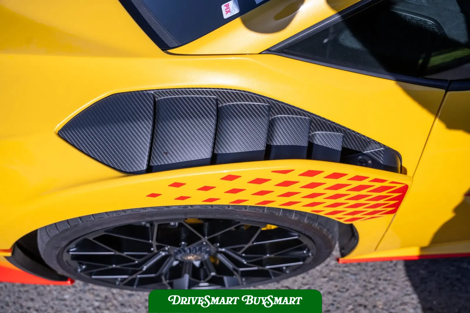 2023 Lamborghini Huracan STO