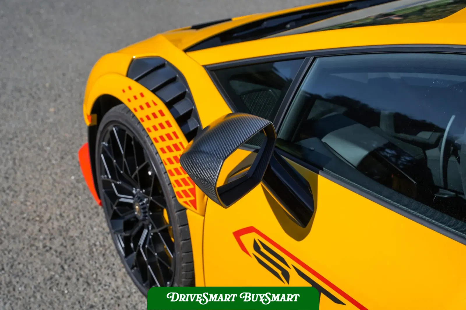 2023 Lamborghini Huracan STO