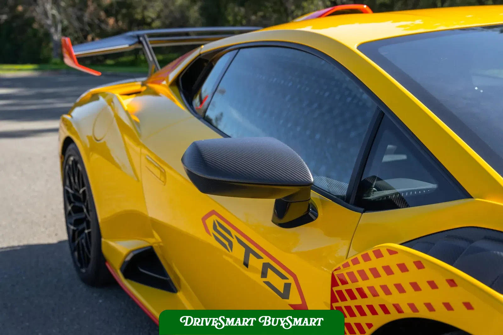 2023 Lamborghini Huracan STO
