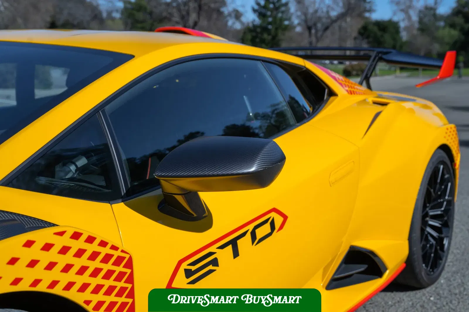 2023 Lamborghini Huracan STO