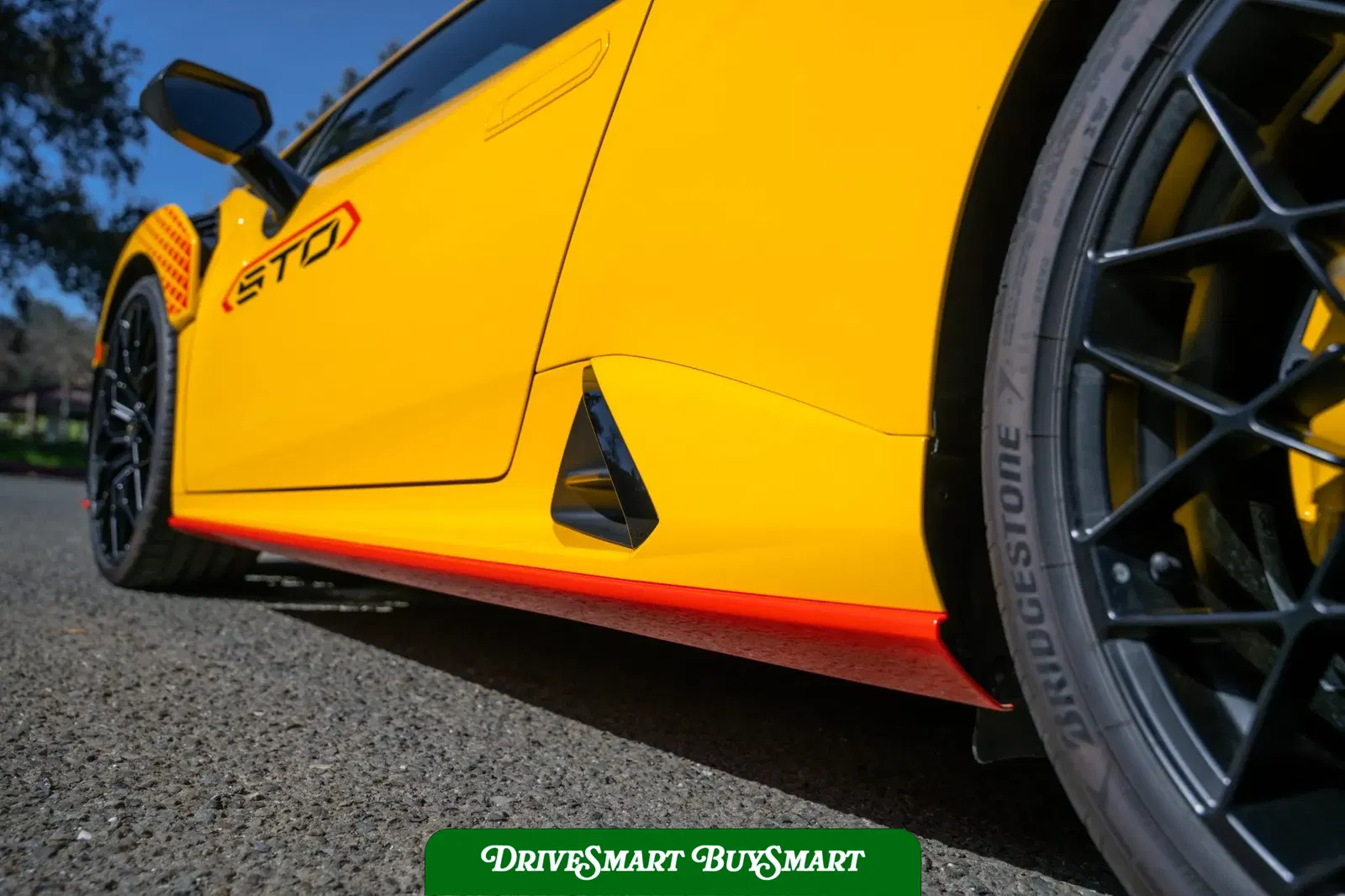 2023 Lamborghini Huracan STO