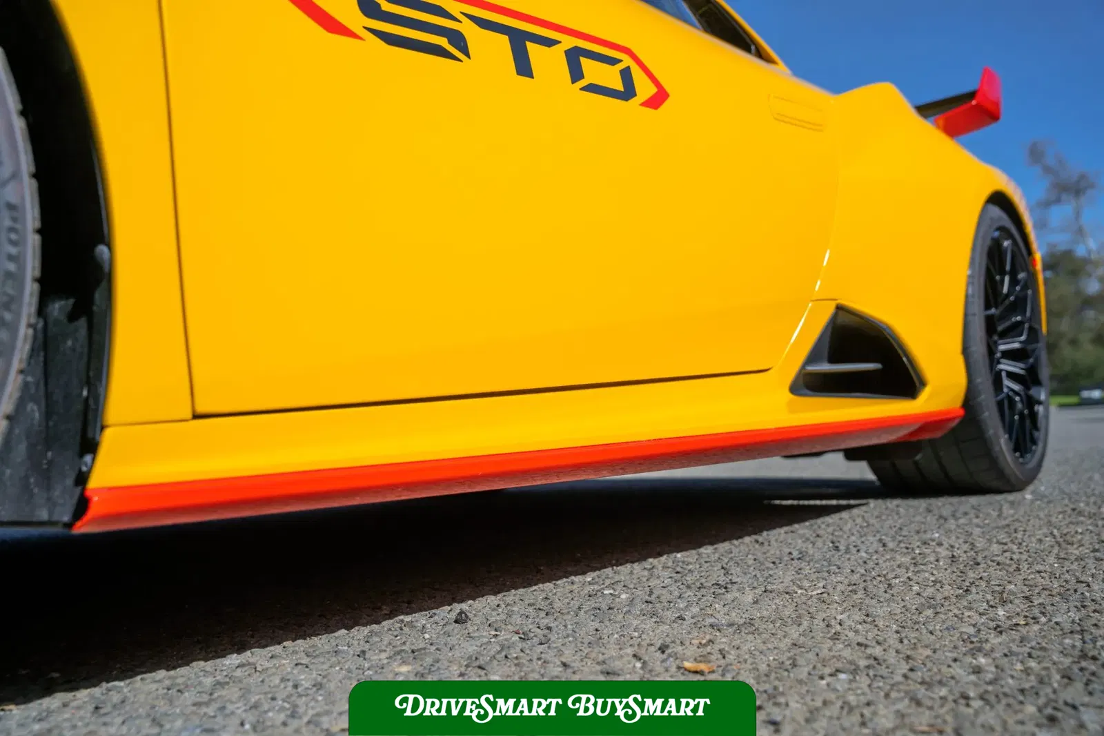 2023 Lamborghini Huracan STO