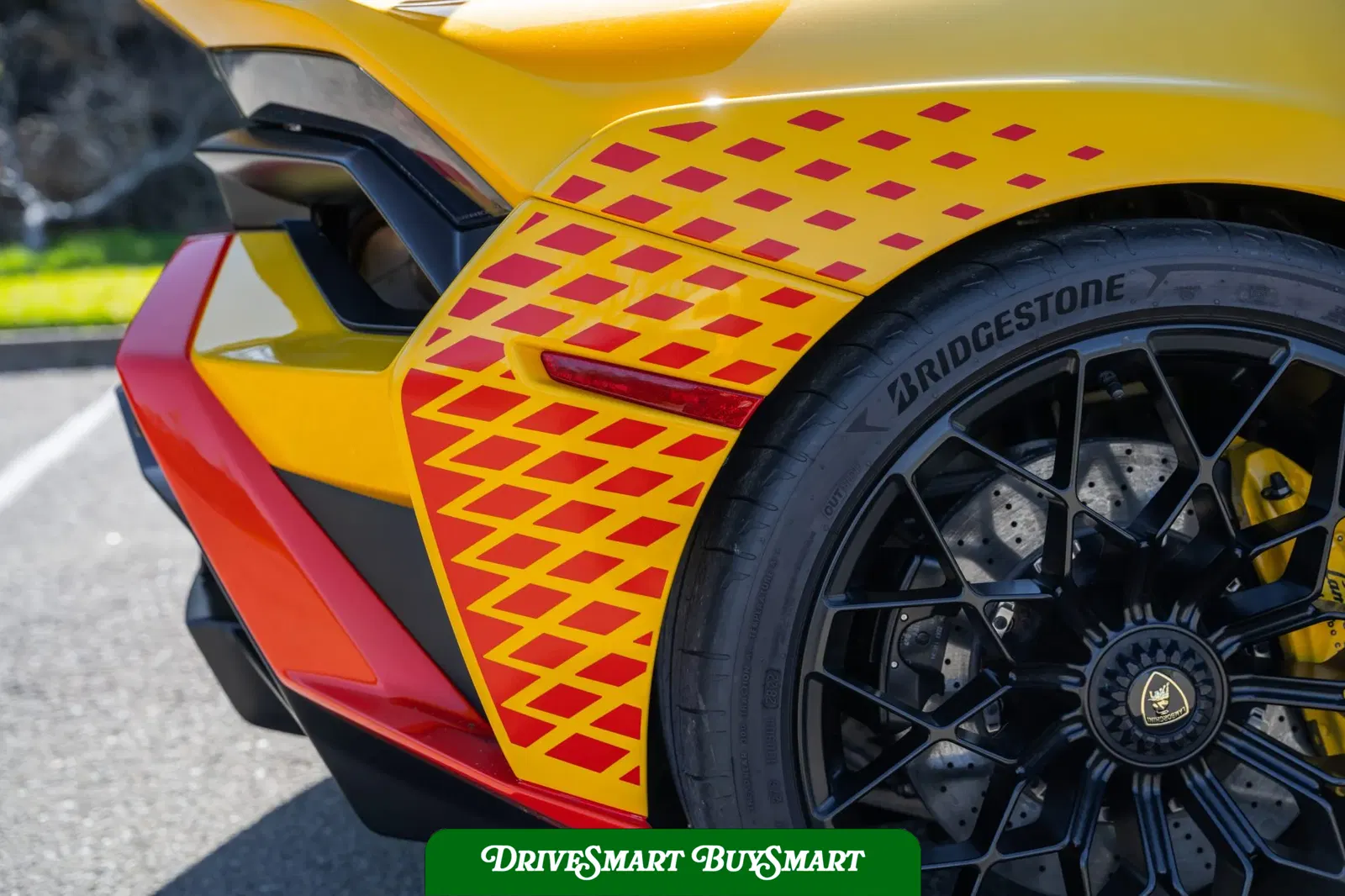 2023 Lamborghini Huracan STO