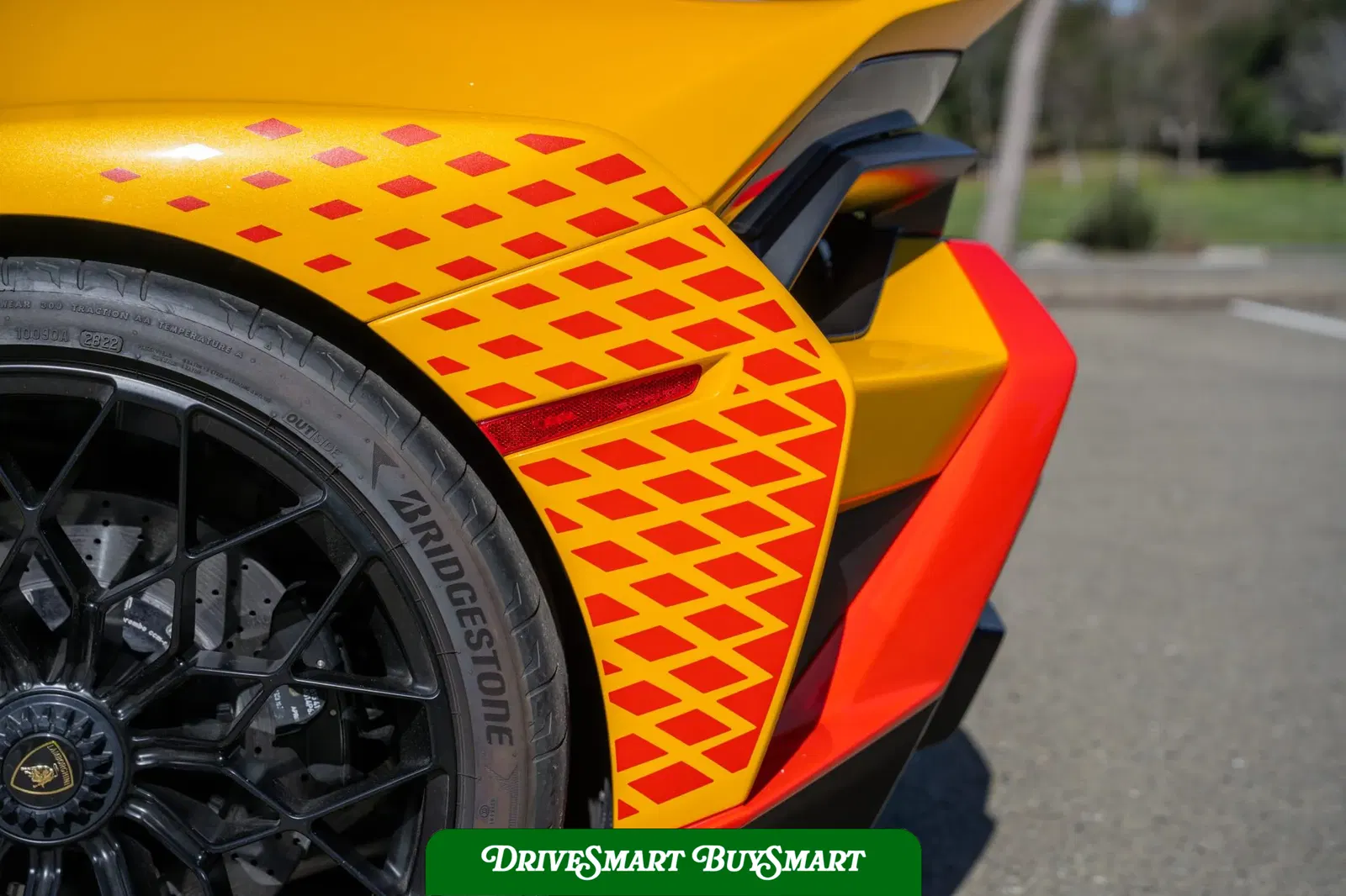 2023 Lamborghini Huracan STO