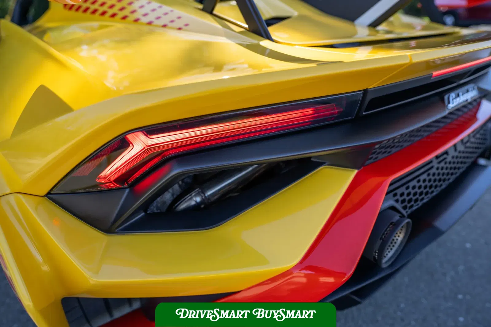 2023 Lamborghini Huracan STO