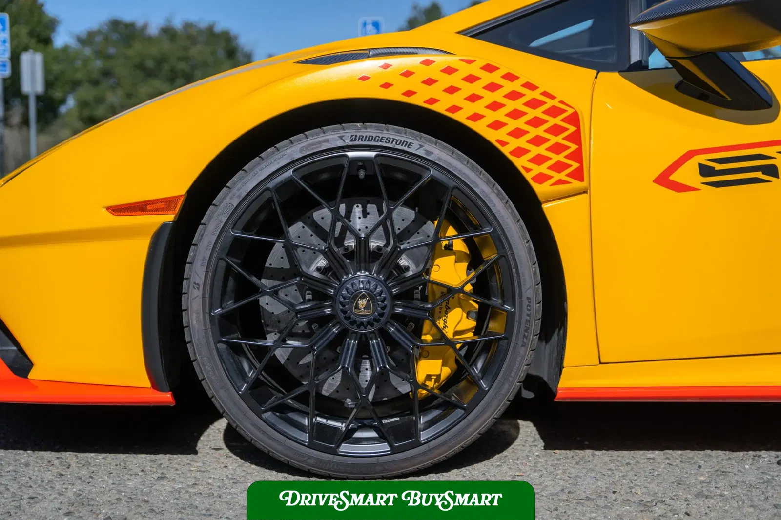 2023 Lamborghini Huracan STO
