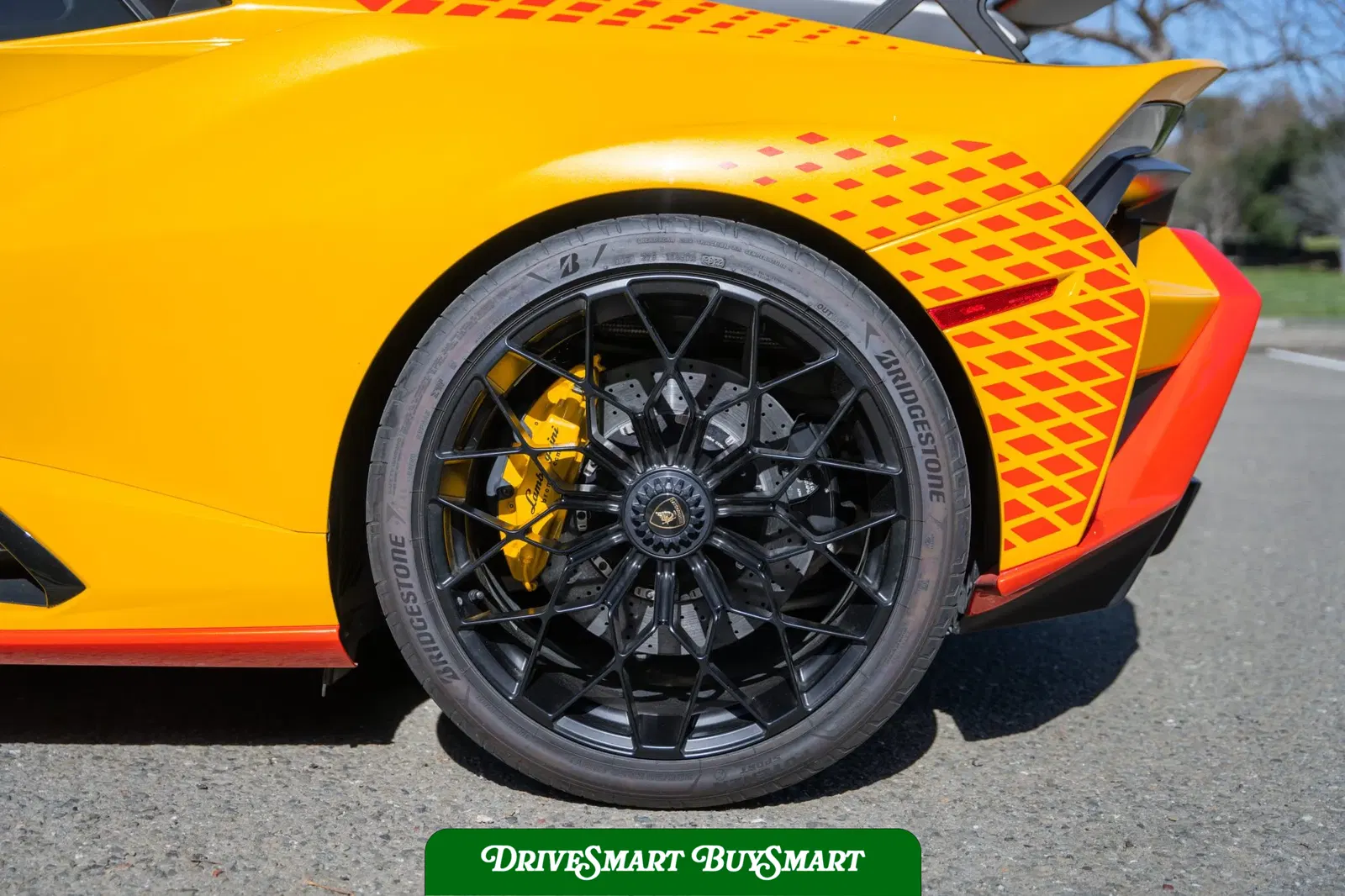 2023 Lamborghini Huracan STO