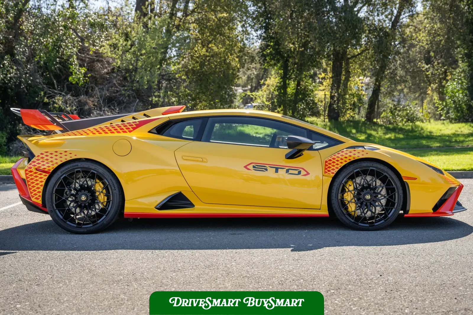 2023 Lamborghini Huracan STO