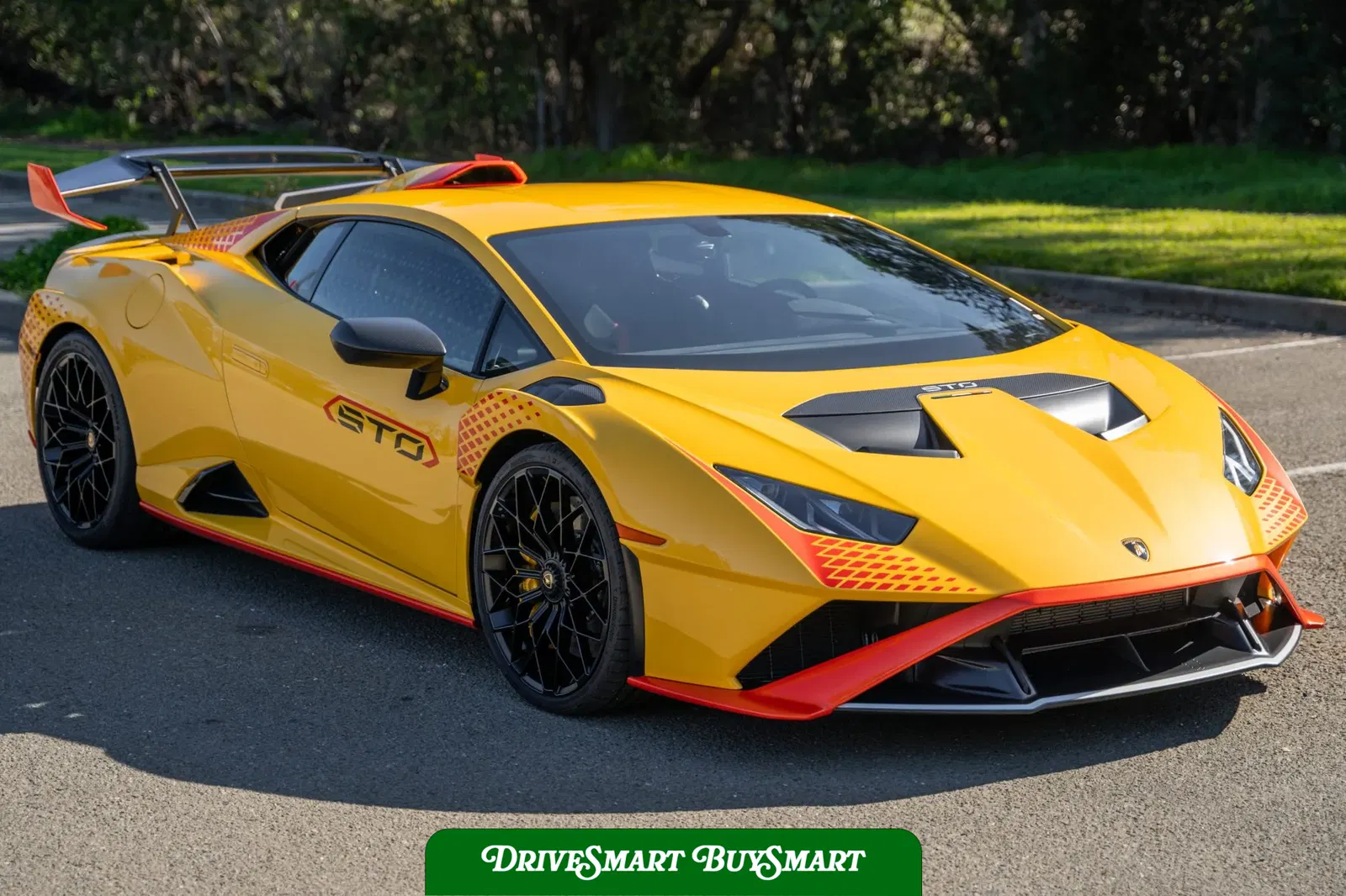 2023 Lamborghini Huracan STO