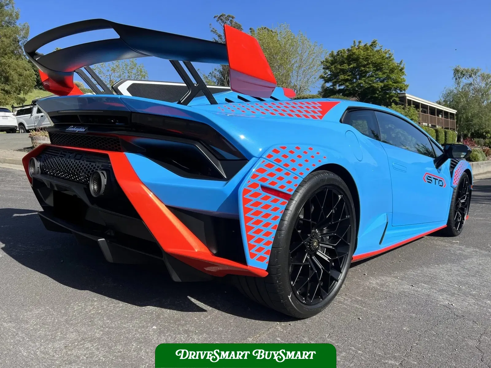 2023 Lamborghini Huracan STO