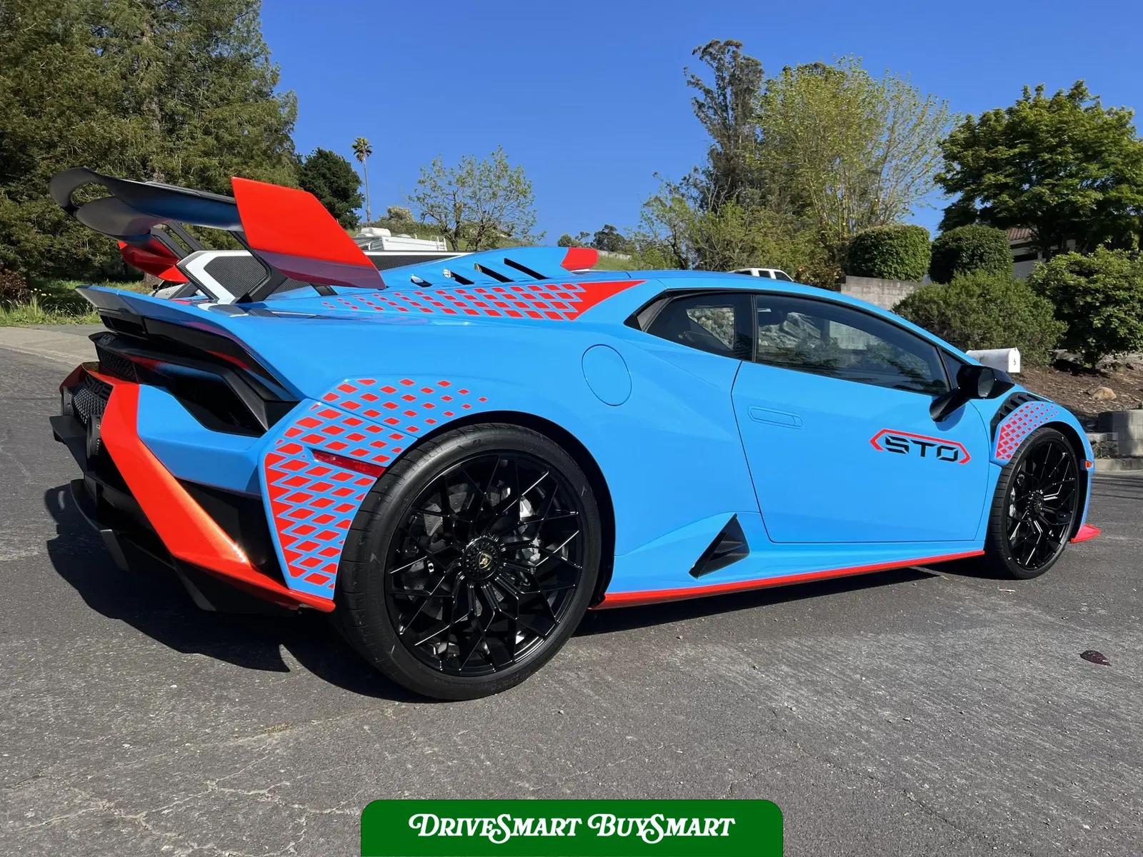 2023 Lamborghini Huracan STO