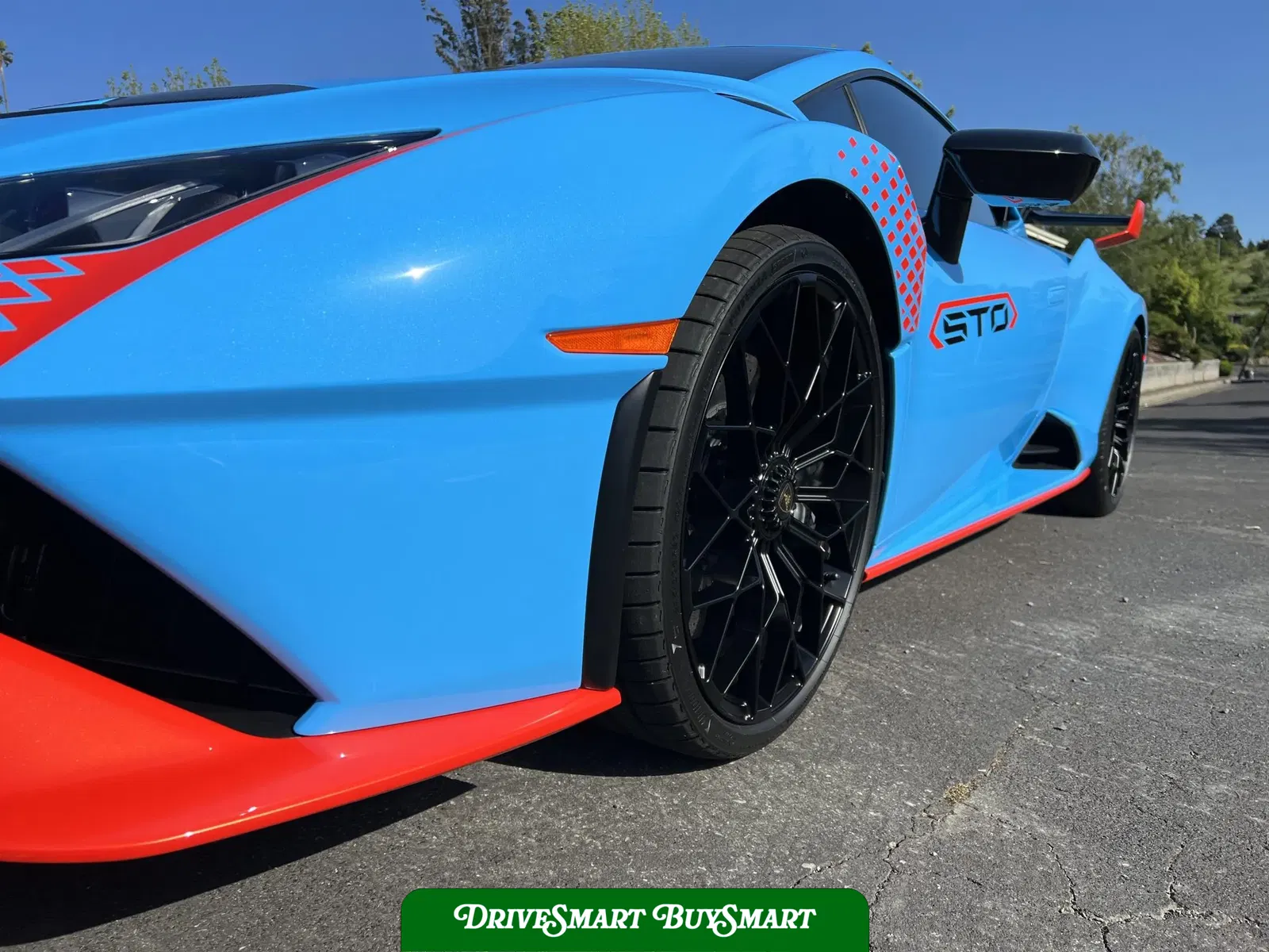2023 Lamborghini Huracan STO