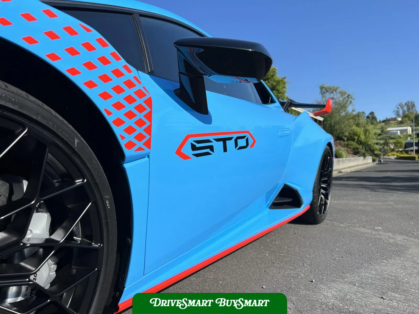 2023 Lamborghini Huracan STO