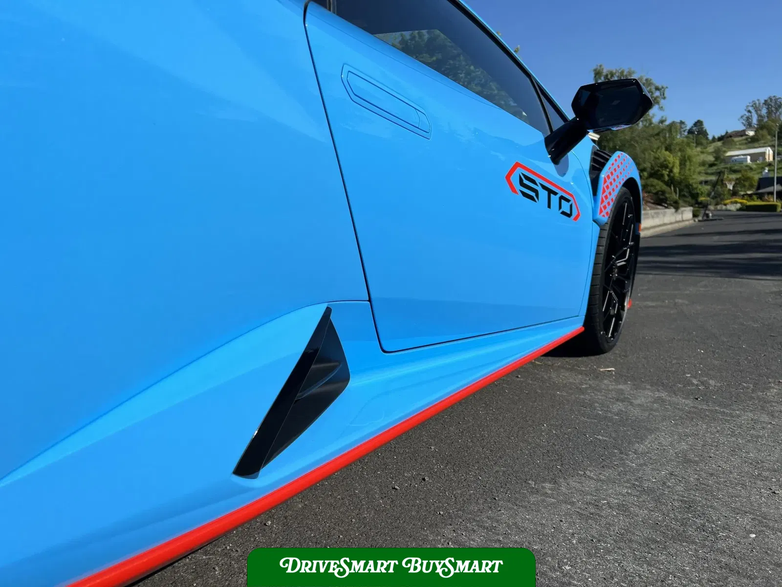 2023 Lamborghini Huracan STO