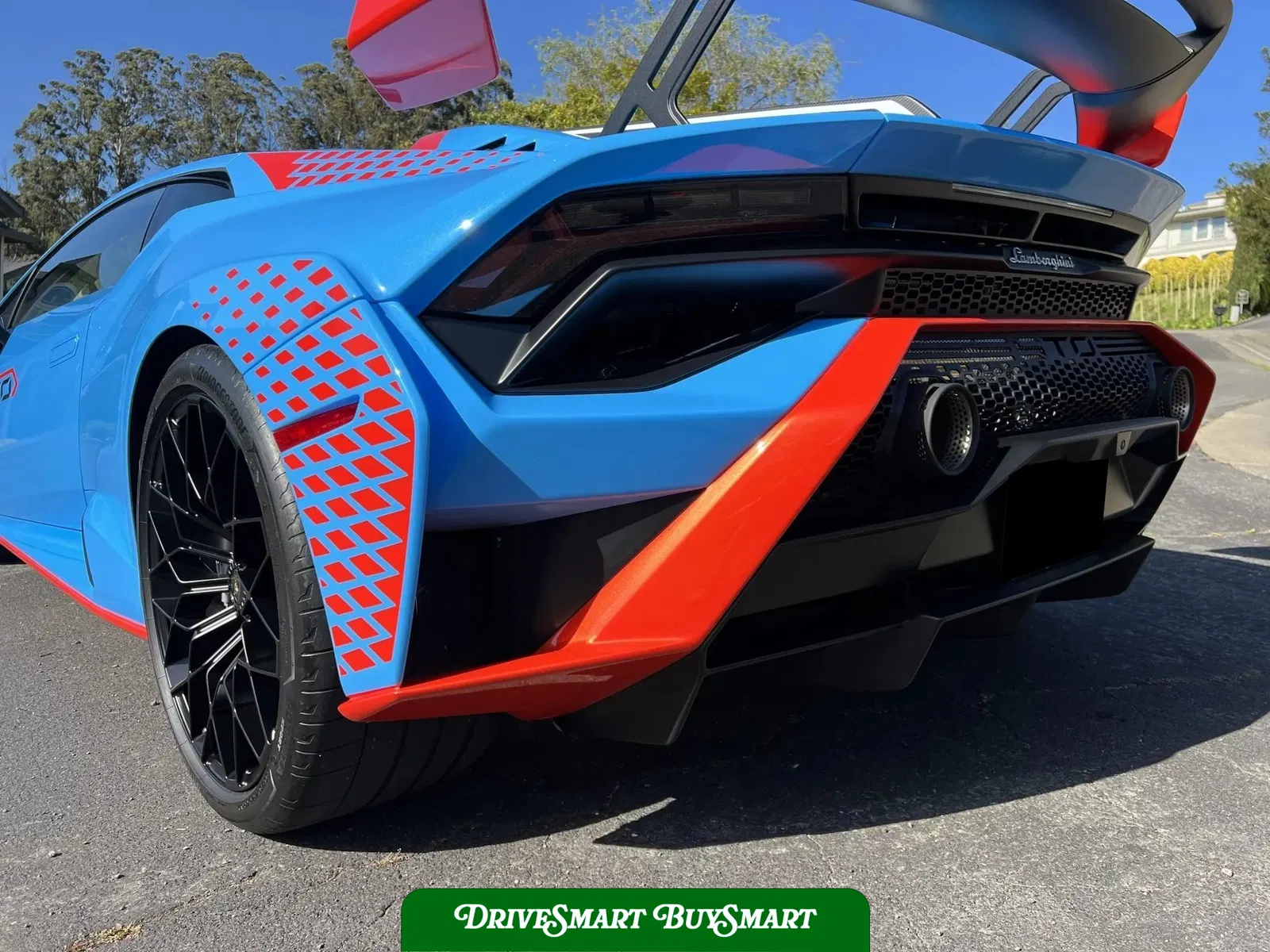 2023 Lamborghini Huracan STO