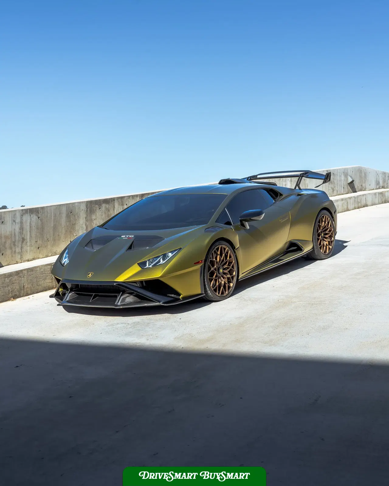 2022 Lamborghini Huracan STO