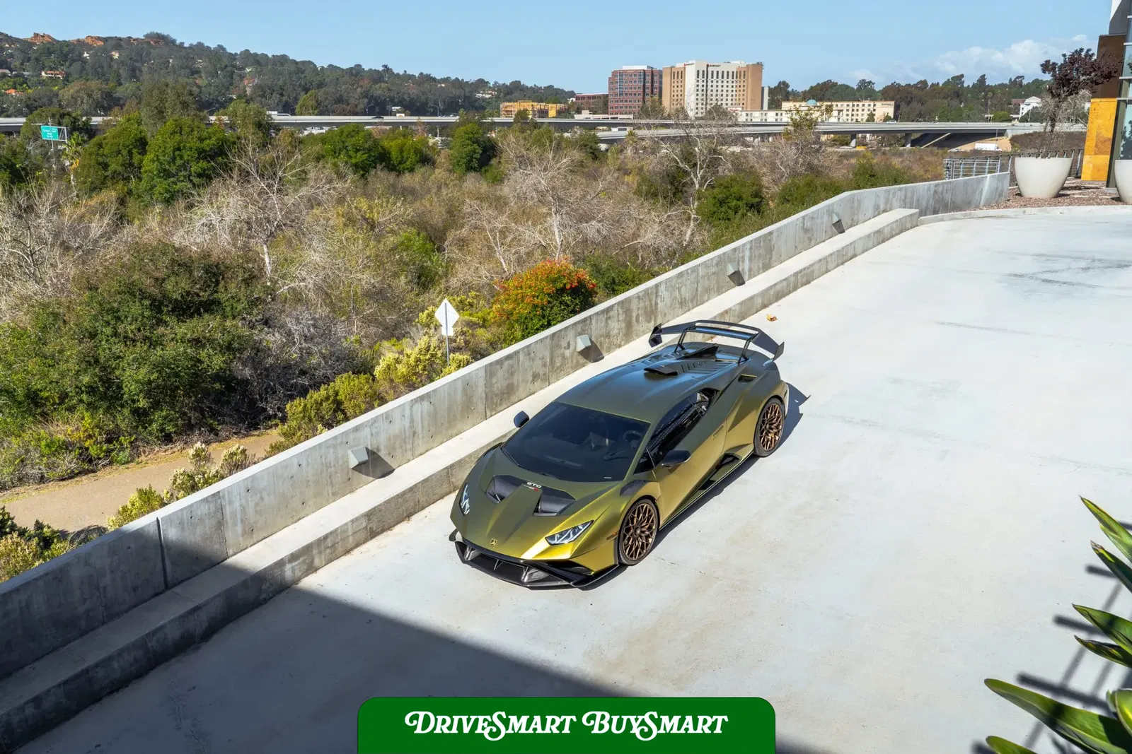 2022 Lamborghini Huracan STO