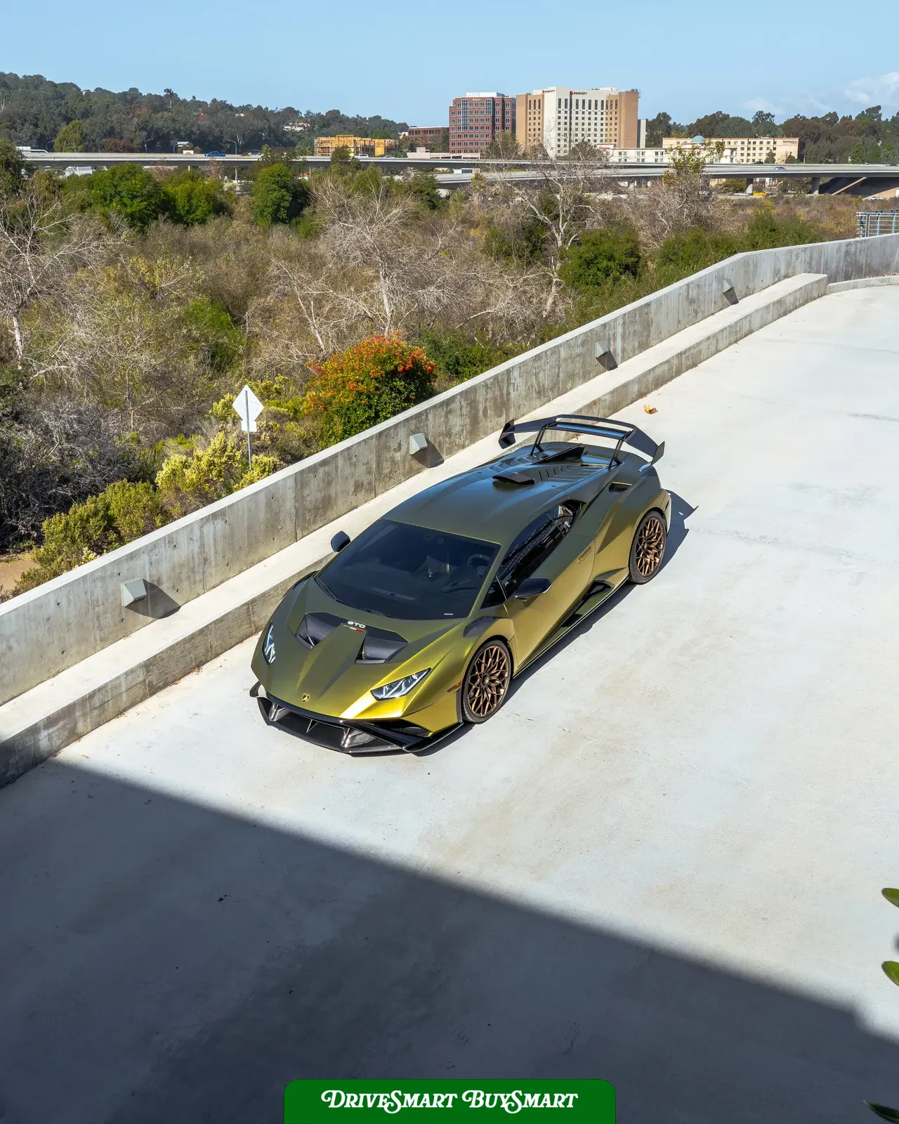 2022 Lamborghini Huracan STO
