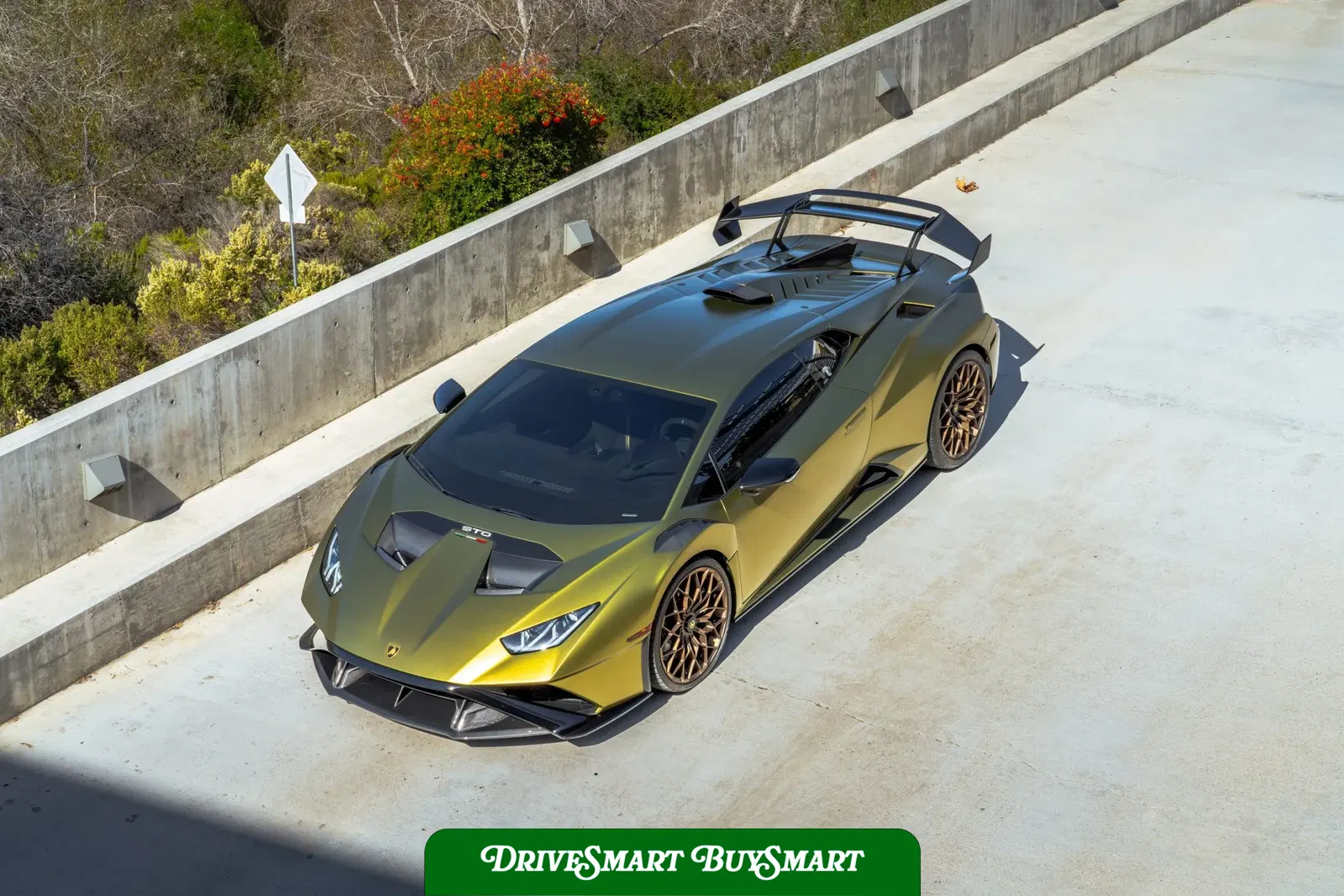 2022 Lamborghini Huracan STO