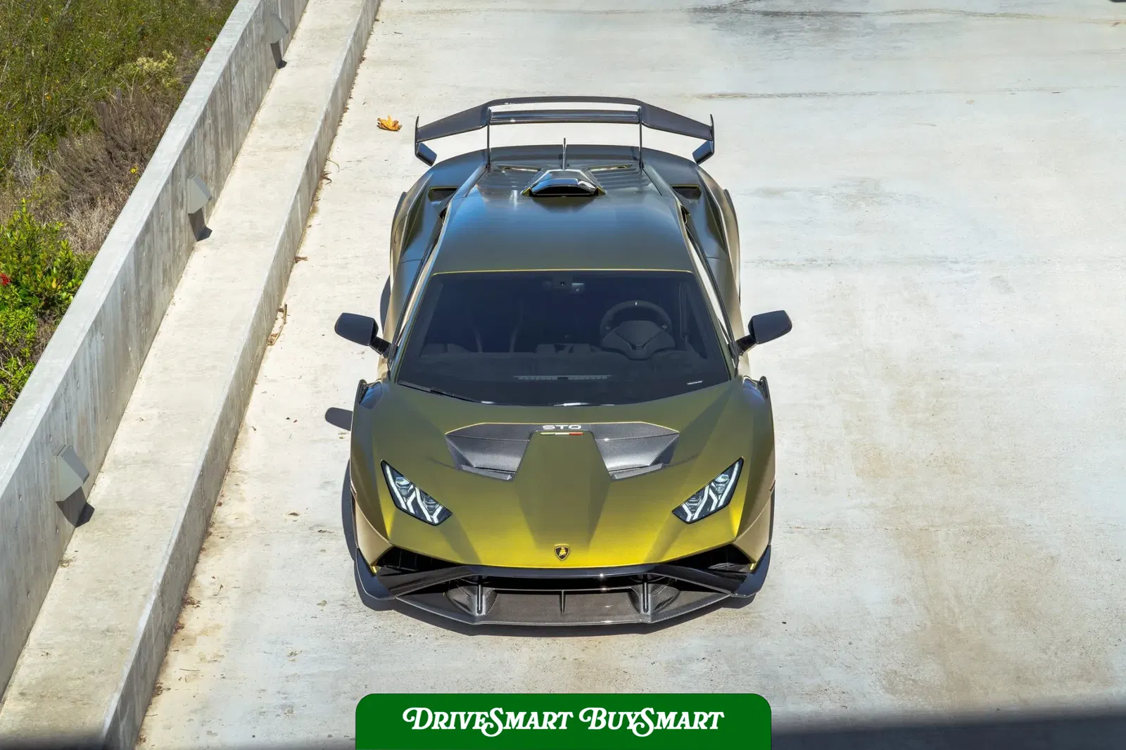 2022 Lamborghini Huracan STO